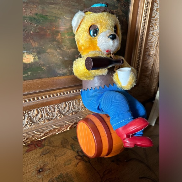 RARE Vintage Toys Battery Operated Picnic Bear Alps Japan Drinking WORKS Unique - Picture 4 of 8